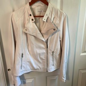 Calvin Klein Moto-jacket in white.